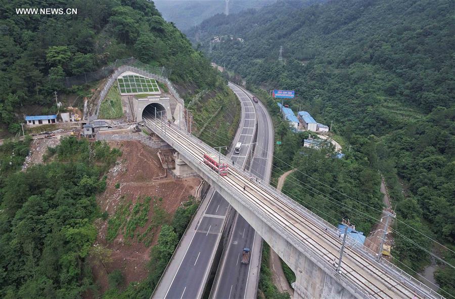 New high-speed railway links Xi'an and Chengdu