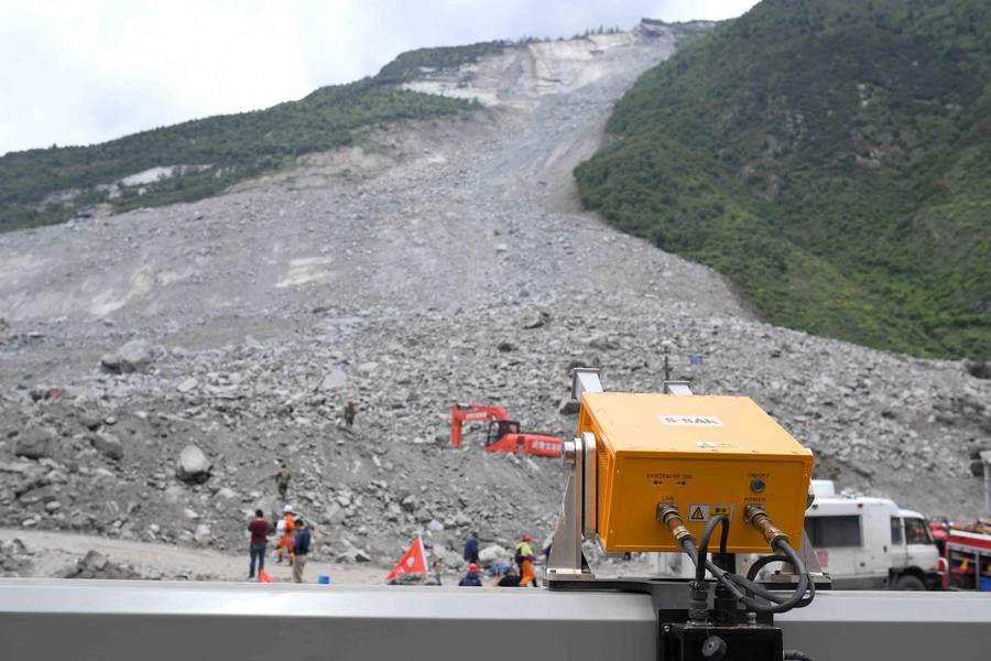 Massive rescue effort after SW China's devastating landslide