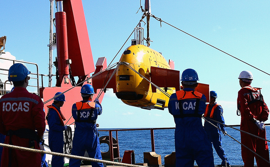 Underwater robot tested in S. China Sea