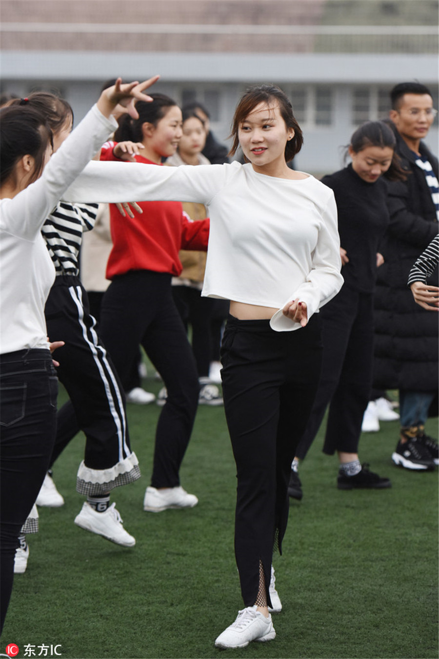 Future stars' final shot for entrance exam in Anhui