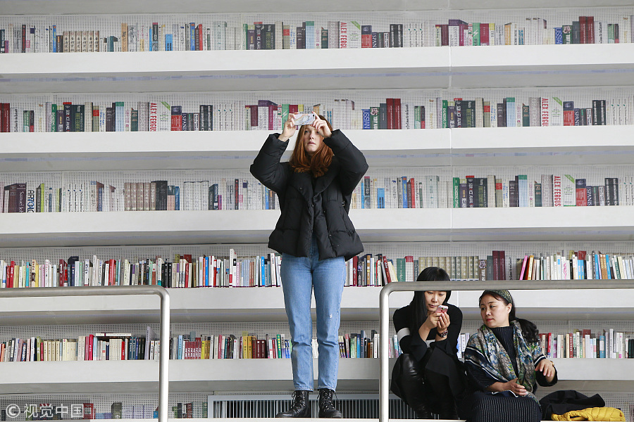 Futurist library draws readers, and also visitors