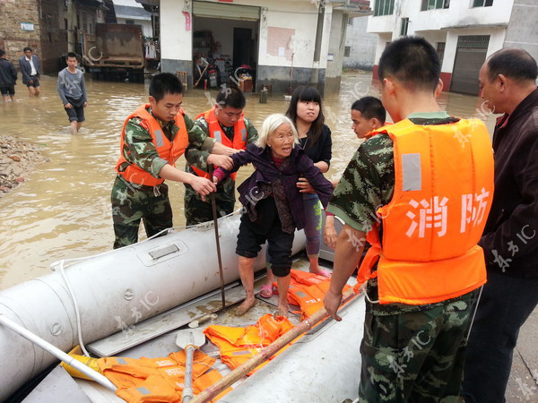 Rain swamps Jiangxi homes