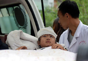 Pray for Ludian quake stricken area