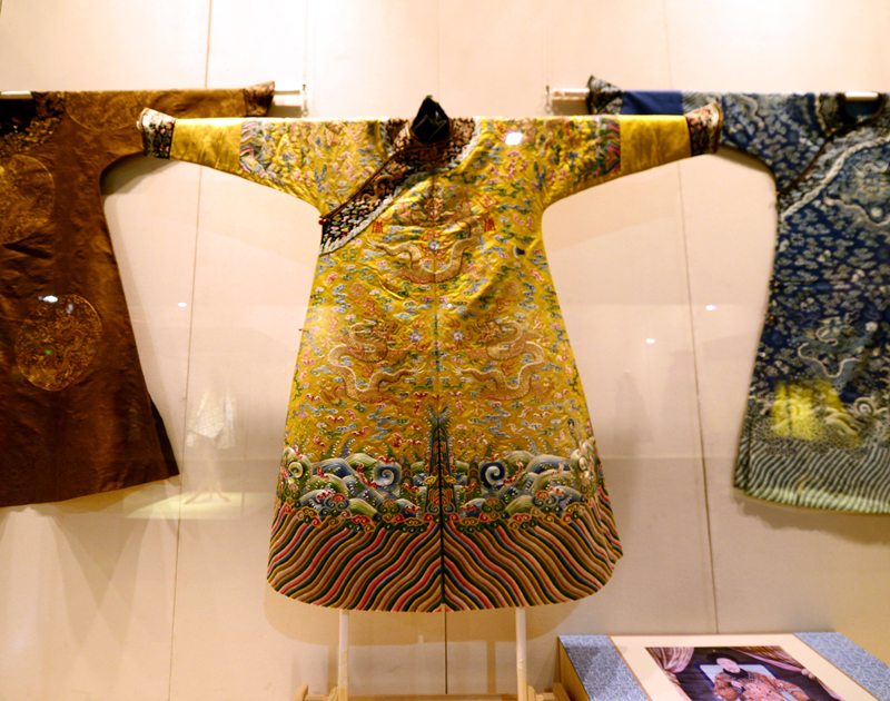 Garment from Ming and Qing dynasties on display