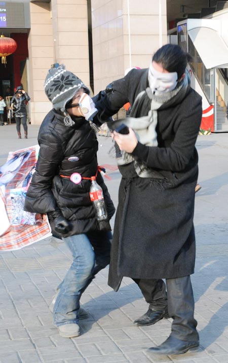 Actors in street play highlight green issues