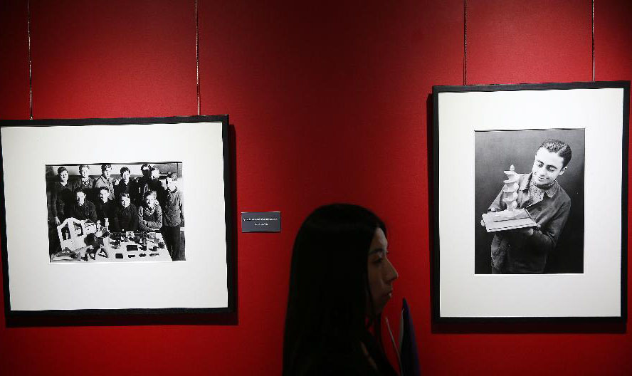 'Doisneau's Renault' photo exhibition kicks off in Beijing