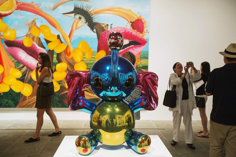 Preview of a Jeff Koons retrospective