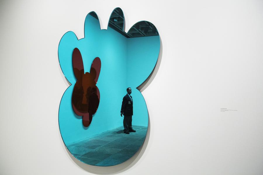 Preview of a Jeff Koons retrospective