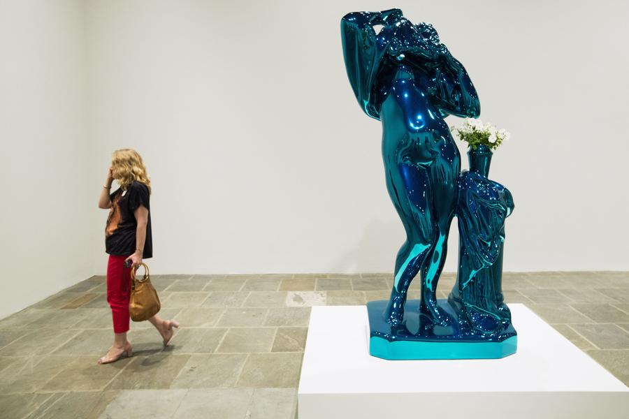 Preview of a Jeff Koons retrospective