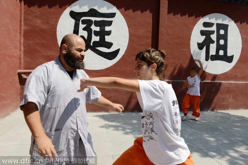 Foreigners pursue kung fu dream in Henan