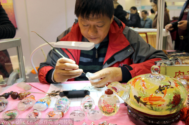 Folk art shines at East China fair