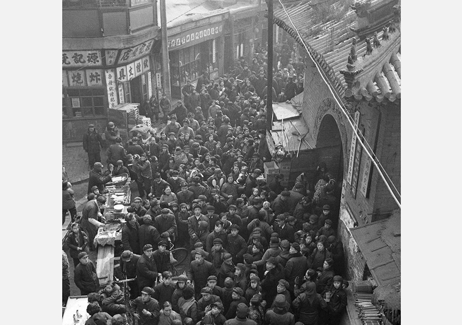 New Year scenes preserved in old photos