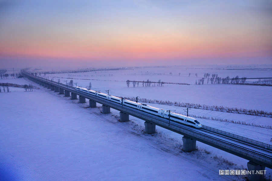 Photographer focuses lens on China's rail history