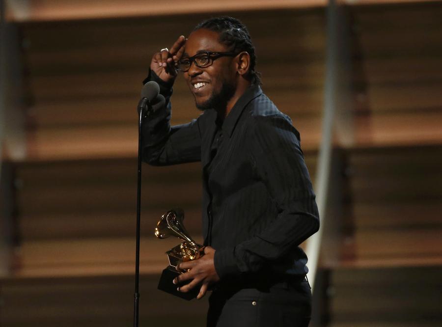 58th Grammy Awards unrolls red carpet