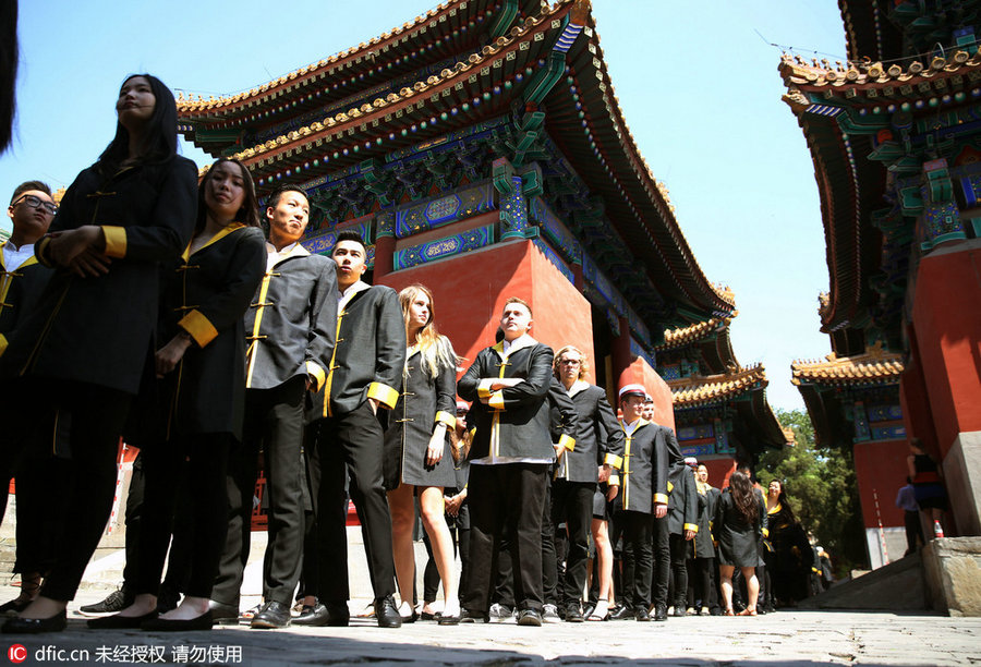 Graduation ceremony in Confucius Temple