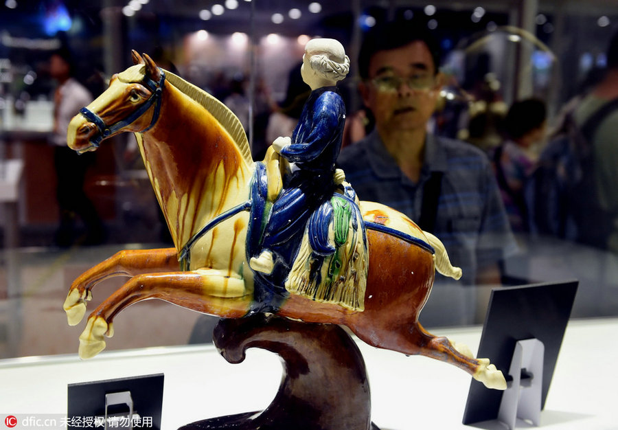 Silk road culture sparkles at Hong Kong book fair