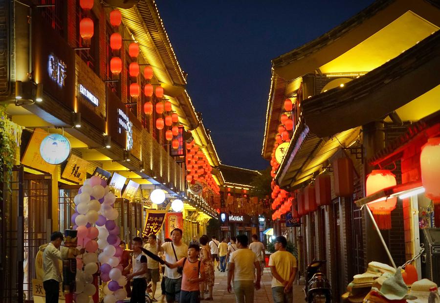 Amazing night view of Kaifeng in Henan province