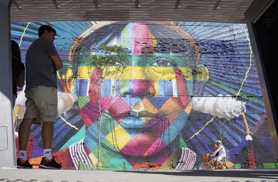 Giant graffiti painting greets Rio 2016 Olympic Games in Brazil