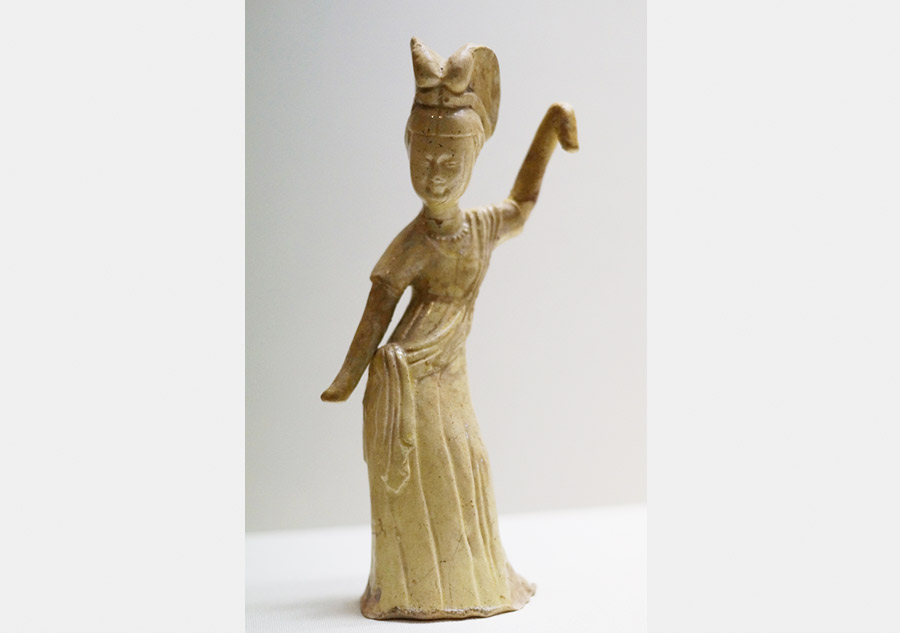 Pottery figurines showcase women's lives in ancient times