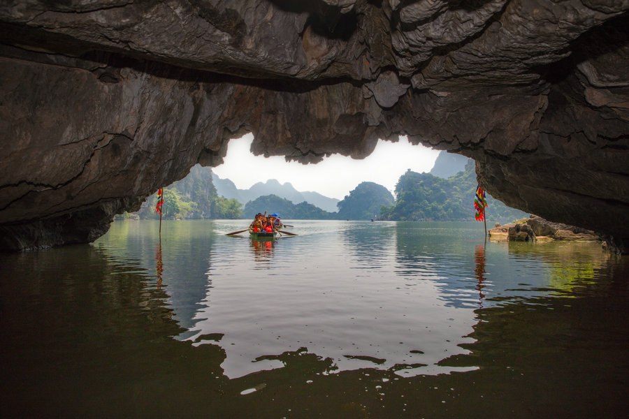 Vietnam as seen through Chinese photographers' lenses