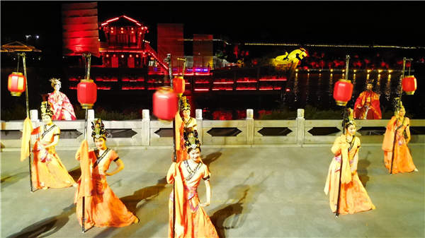 Performance of 'Liu Bei's Wedding' staged in Jingzhou