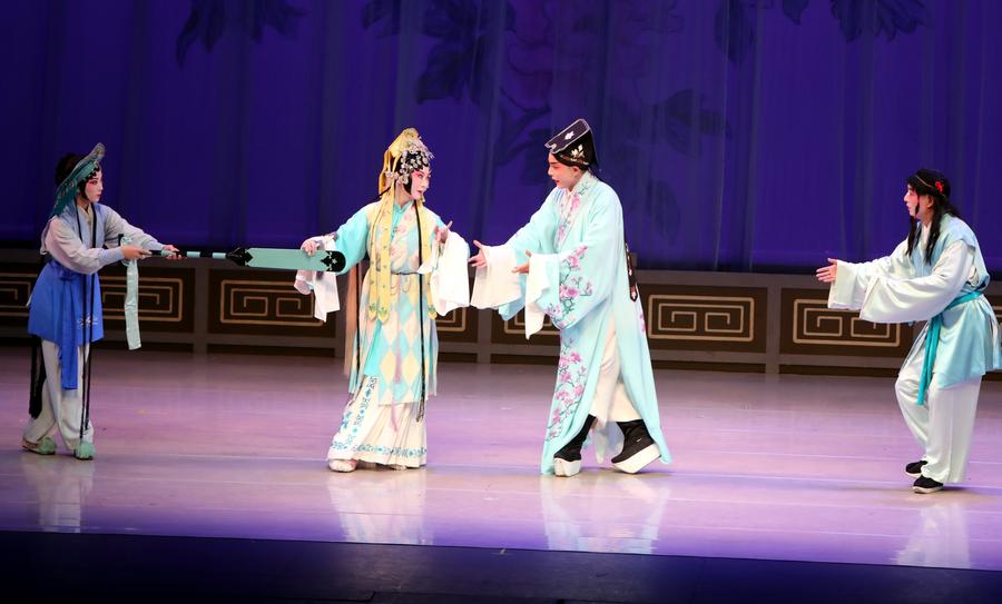 Troupers perform in HK to promote Kunqu Opera