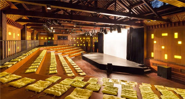 Theaters in Wuzhen: Stages for the world's players