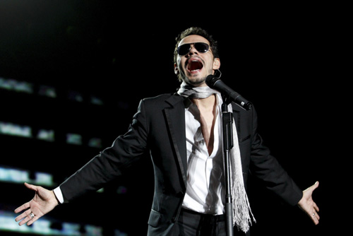 Marc Anthony performs at his Iconos World Tour