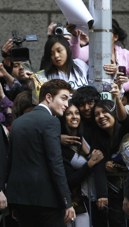 Pattinson and Witherspoon attend 'Water for Elephants' premiere in NY