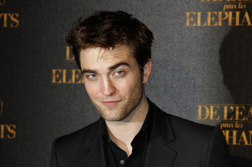 Pattinson and Witherspoon attend premiere of 'Water for Elephants' in Paris