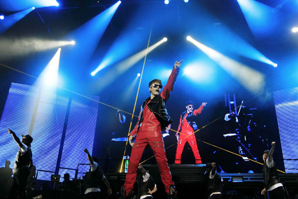 Bieber performs in Sao Paulo