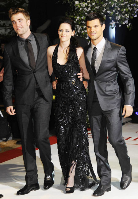 'The Twilight Saga: Breaking Dawn' premieres in London