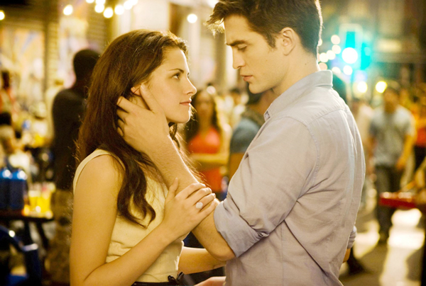 'Breaking Dawn' tops weekend box office