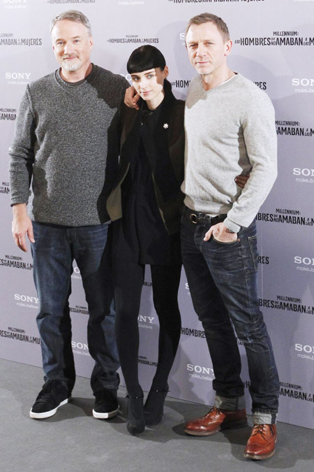 Daniel Craig promotes 'Dragon Tattoo' in Madrid