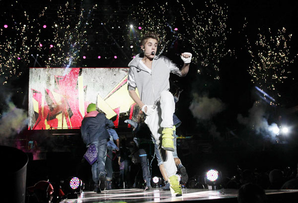 Justin Bieber performs in Mexico City