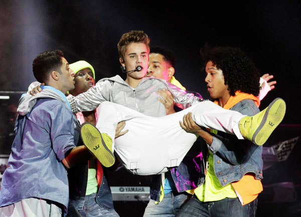 Justin Bieber performs in Mexico City