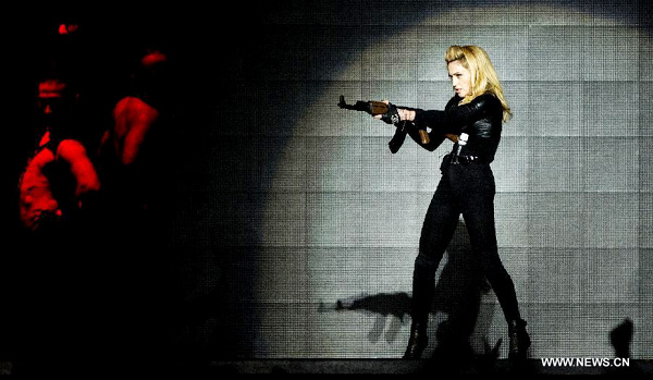 Madonna kicks off solo concert in Amsterdam