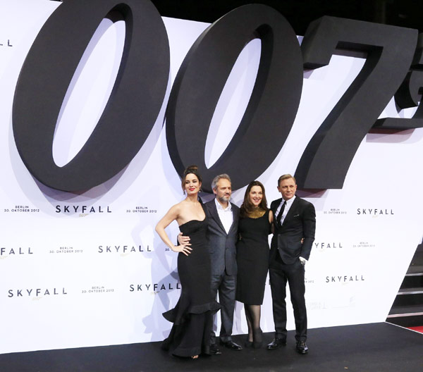 Daniel Craig promotes 'Skyfall' in Berlin