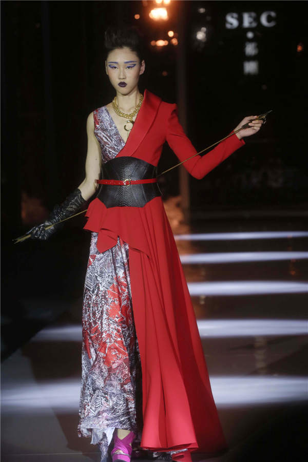 Designers present creations at China Fashion Week<BR>