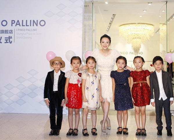 Graceful Zhang Ziyi attends commercial activity