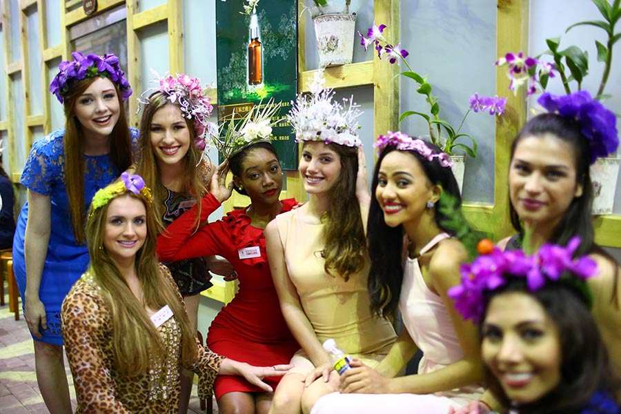 Miss World contestants at Sanya orchid show