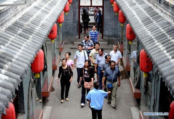 Theme museum displays process of making Shanxi mature vinegar