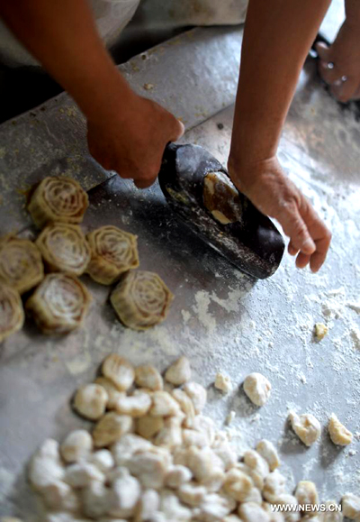 Handmade mooncakes in Changsha