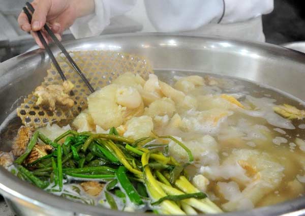 China's local delicacy: Buddha Jumps Over the Wall