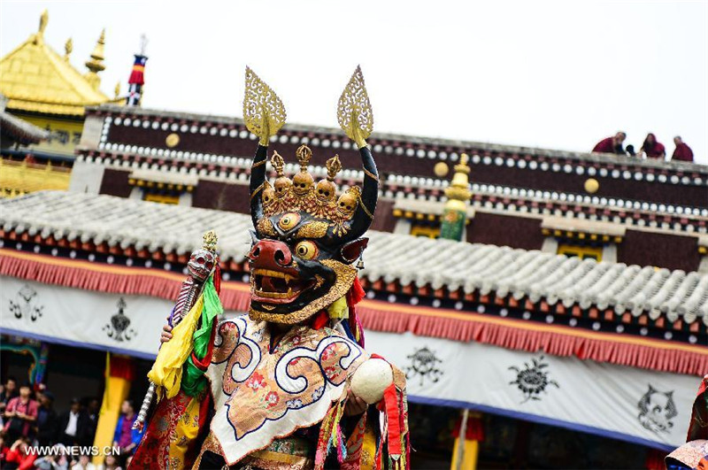 'Tiao Qian' ceremony in China's Qinghai