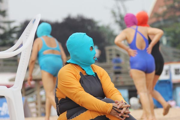 Ski masks become sea masks in Qingdao