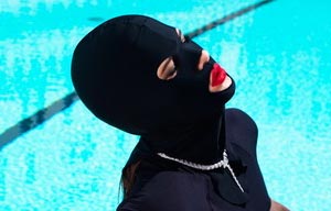 Story of facekini inventor