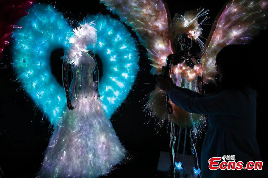 Illuminating wedding dresses highlight Shanghai