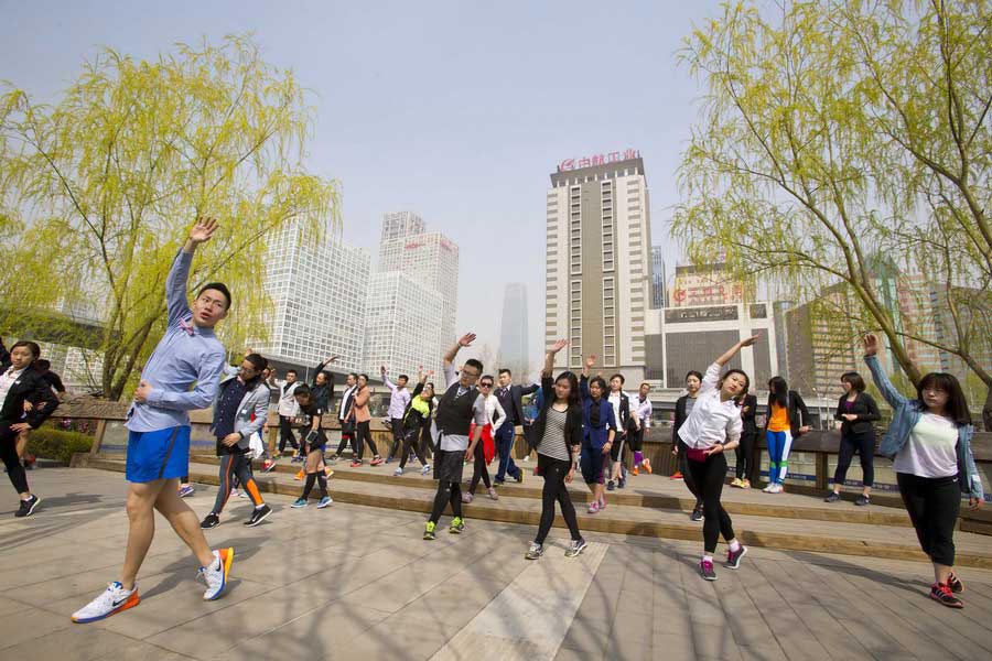 Beijingers run for a more balanced lifestyle