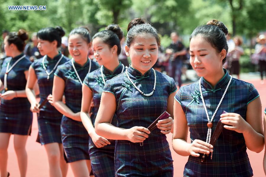 Cheongsam show held around China